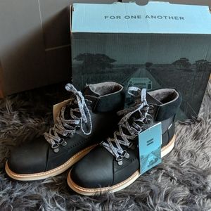 Tom's waterproof black leather boots